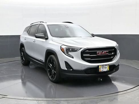 Used 2021 GMC Terrain SLE w/ Driver Convenience Package FWD image 3