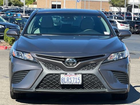 Certified 2019 Toyota Camry SE w/ Convenience Package FWD image 10
