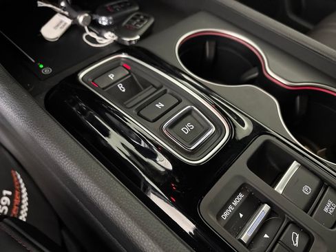 Used 2025 Honda Pilot Black Edition image 25