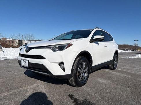 Used 2018 Toyota RAV4 Adventure image 4
