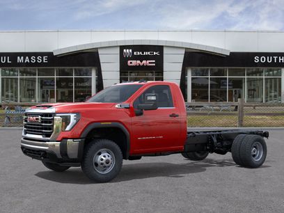 New 2025 GMC Sierra 3500 Pro w/ Convenience Package