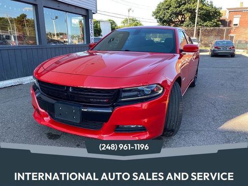Used 2018 Dodge Charger R/T RWD image 1