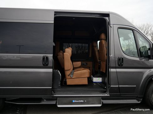 New 2024 RAM ProMaster 2500 w/ Advanced Safety Group FWD image 41