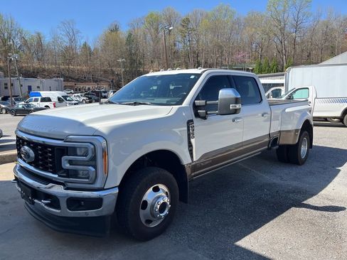 Used 2023 Ford F350 Lariat w/ Lariat Ultimate Package image 5