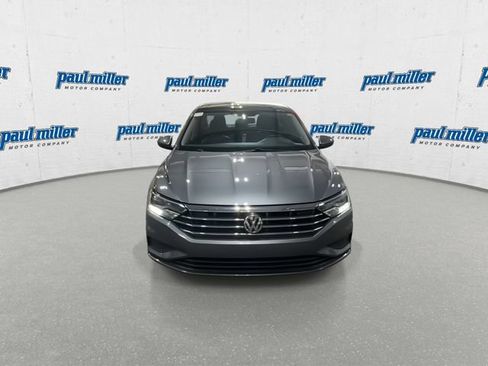 Used 2019 Volkswagen Jetta SE FWD image 3