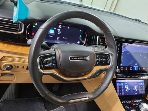 Used 2022 Jeep Grand Wagoneer Series III image 13