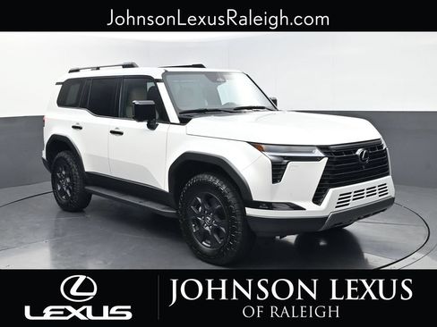 Used 2024 Lexus GX 550 AWD/4WD image 3