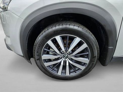 Used 2022 Nissan Pathfinder Platinum w/ Cargo Package AWD/4WD image 25