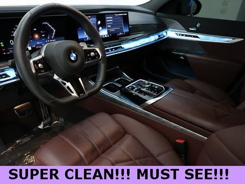 Used 2025 BMW 760i xDrive w/ Executive Package image 9