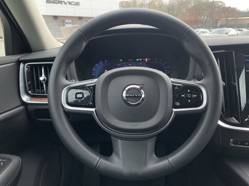 Used 2025 Volvo V60 B5 Cross Country Plus image 18