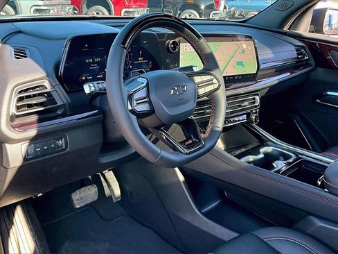 Used 2025 Chevrolet Traverse RS w/ LPO, Floor Liner Package image 17