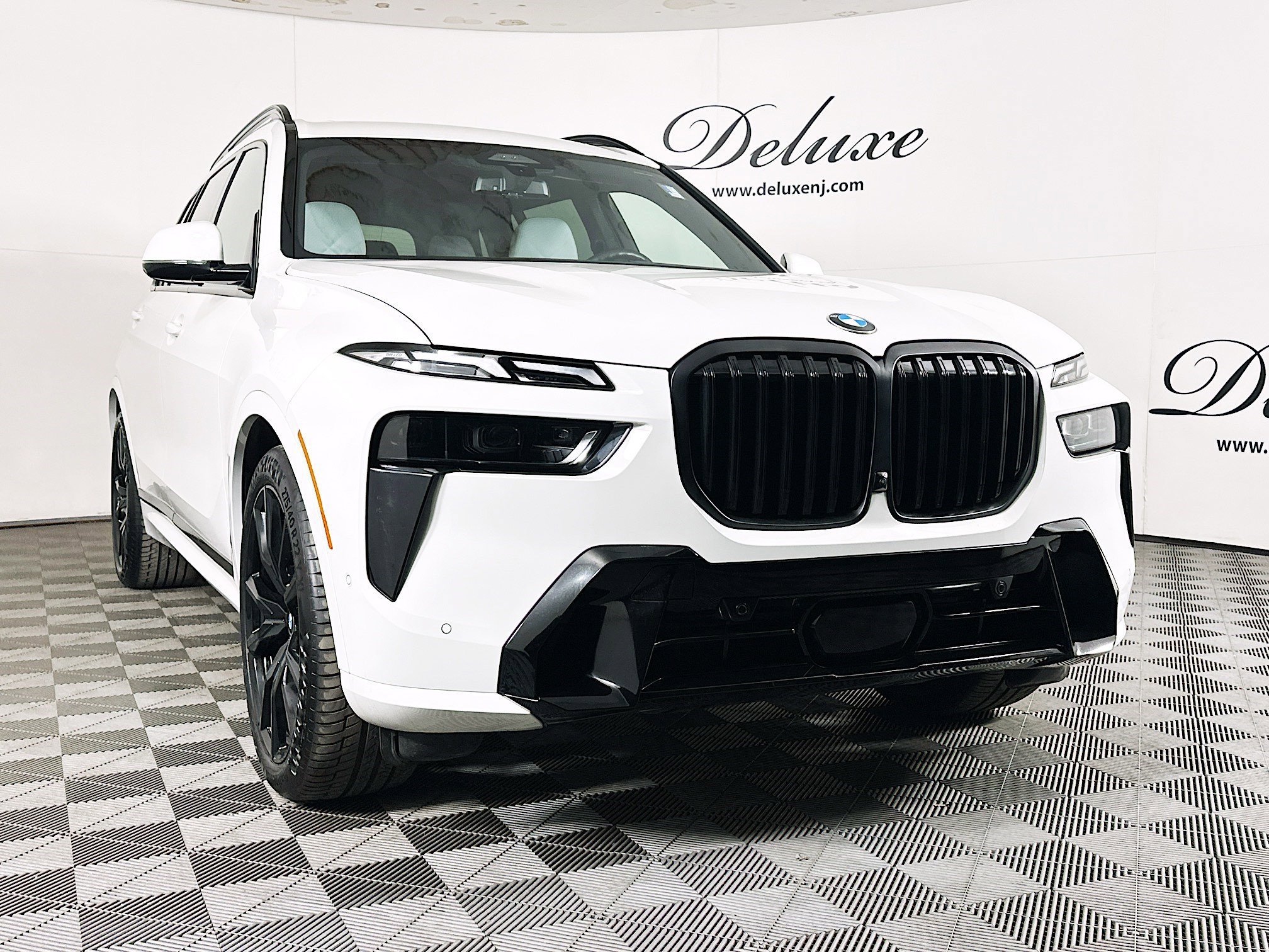 Used 2024 BMW X7 xDrive40i w/ Executive Package AWD/4WD image 30