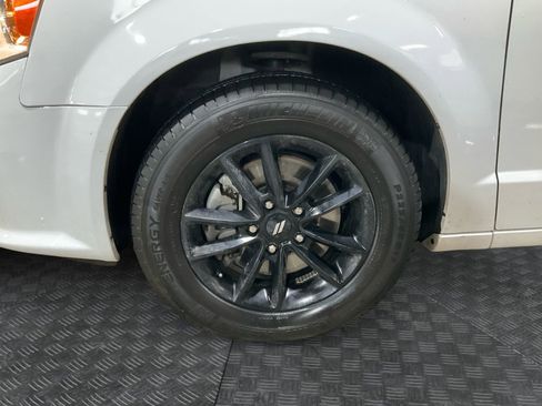 Used 2019 Dodge Grand Caravan GT image 14