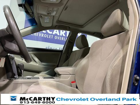 Used 2011 Toyota Camry LE image 21