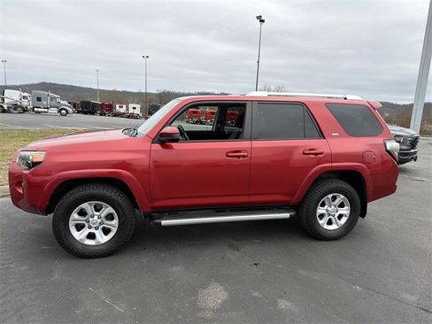 Used 2015 Toyota 4Runner Limited image 8