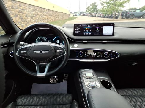 Used 2023 Genesis GV70 3.5T Sport w/ Sport Prestige Package AWD/4WD image 36