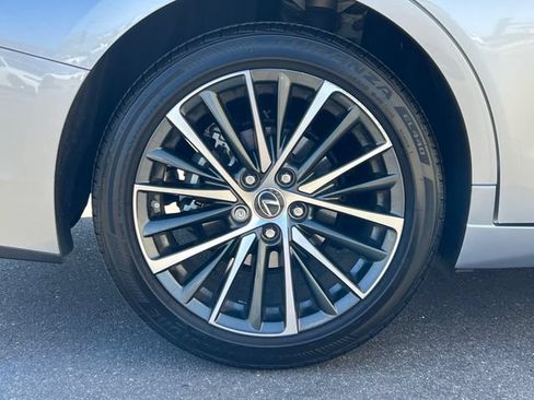 Used 2025 Lexus ES 350 w/ Premium Package FWD image 12