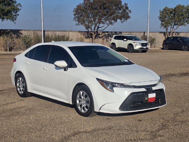 Used 2023 Toyota Corolla LE FWD image 4