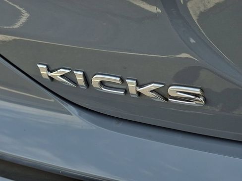 Used 2021 Nissan Kicks SV FWD image 30