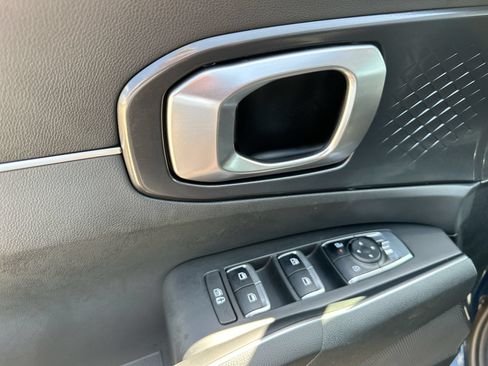 Used 2025 Kia Sorento EX w/ Panoramic Sunroof Package FWD image 13