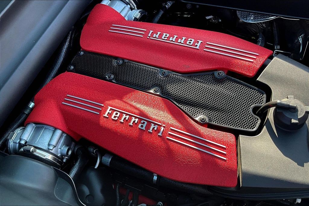 Used 2018 Ferrari 488 GTB RWD image 24