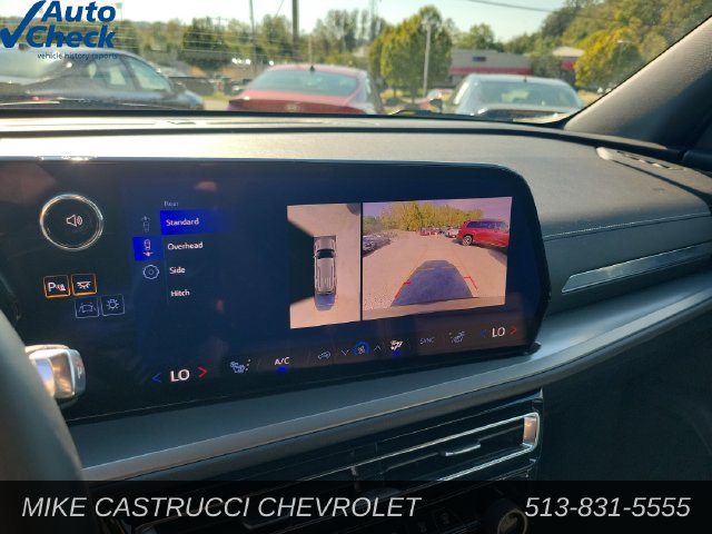 Used 2025 Chevrolet Traverse LT w/ Driver Confidence Package FWD image 14