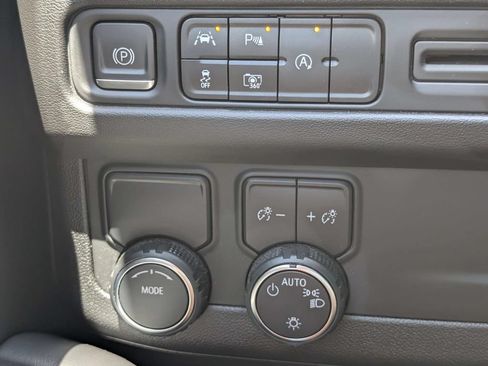 Used 2023 Chevrolet Tahoe RST w/ Luxury Package RWD image 29