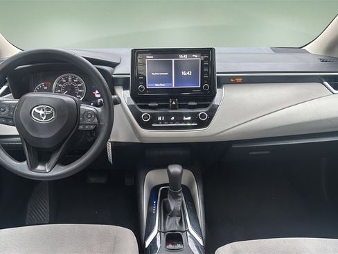 Used 2021 Toyota Corolla LE image 19