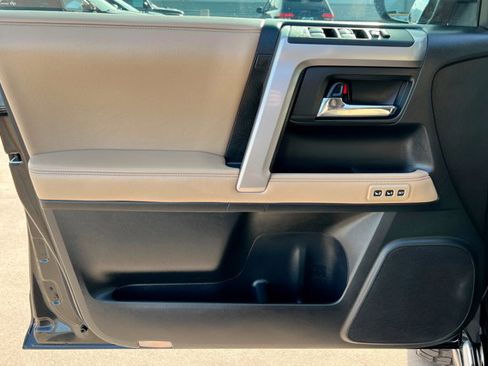 Used 2016 Toyota 4Runner Limited image 14