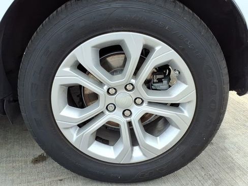 Used 2020 Land Rover Range Rover Evoque S image 9