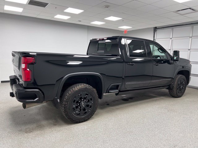 Used 2024 Chevrolet Silverado 3500 High Country w/ Technology Package AWD/4WD image 11