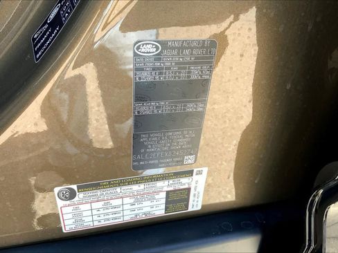 New 2025 Land Rover Defender 110 X-Dynamic SE image 19