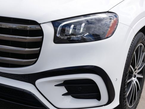 Used 2024 Mercedes-Benz GLS 450 4MATIC image 16