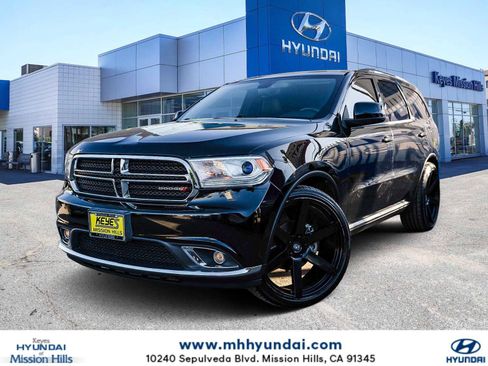 Used 2020 Dodge Durango SXT image 1