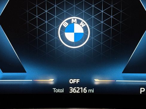 Used 2023 BMW X7 xDrive40i w/ M Sport Package image 37