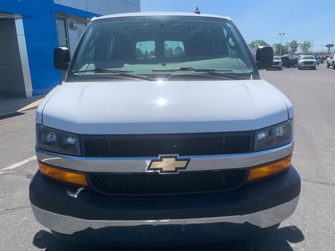 Used 2022 Chevrolet Express 2500 w/ Driver Convenience Package RWD image 2