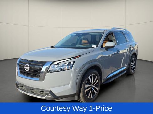Used 2023 Nissan Pathfinder Platinum w/ Lighting Package (N93) FWD image 4