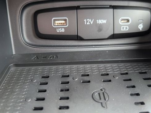 New 2026 Hyundai Venue SEL FWD image 16