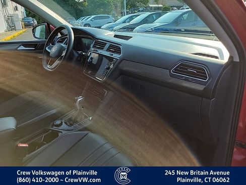 Certified 2023 Volkswagen Tiguan SE w/ Panoramic Sunroof Package AWD/4WD image 44