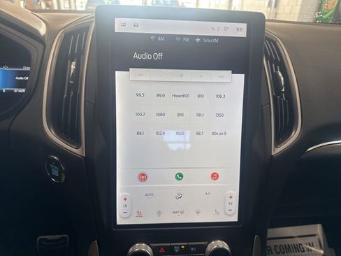 Used 2024 Ford Edge ST-Line w/ Class II Trailer Tow Package image 33