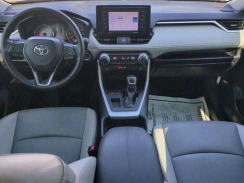 Used 2021 Toyota RAV4 XLE Premium image 14