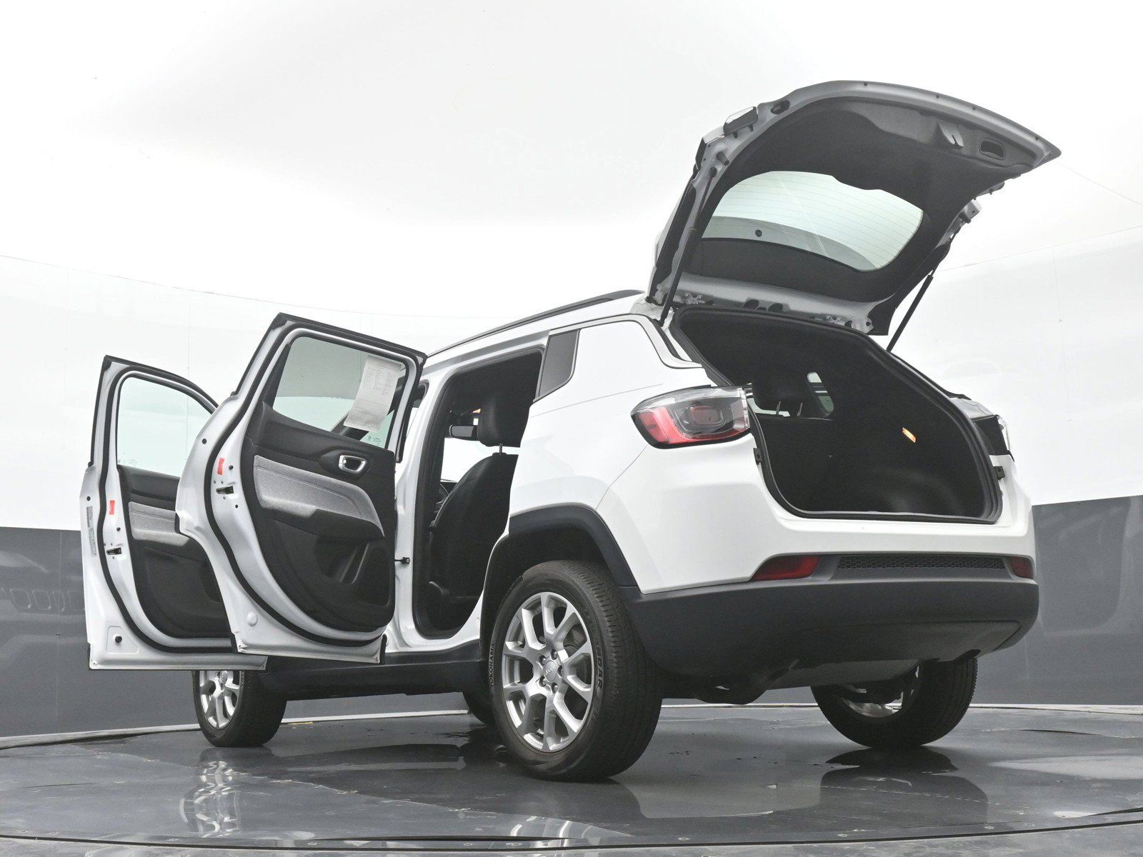 Used 2023 Jeep Compass Latitude AWD/4WD image 50