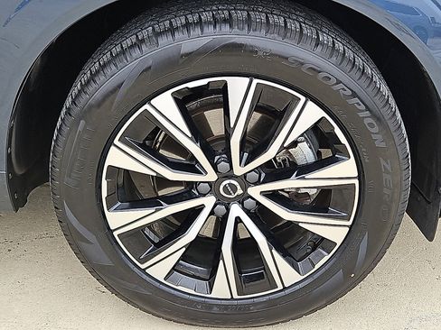 Certified 2024 Volvo XC60 B5 Core w/ Climate Package image 8