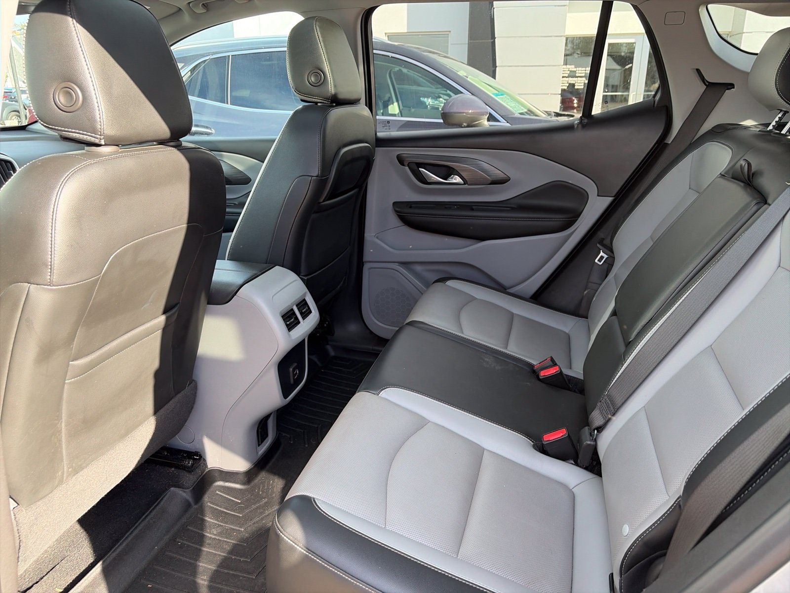 Used 2023 GMC Terrain SLT w/ Tech Package AWD/4WD image 3