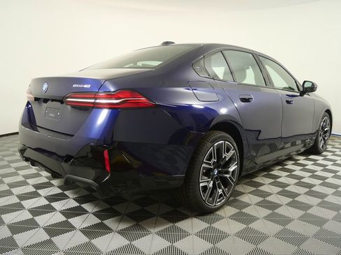 New 2026 BMW i5 eDrive40 w/ M Sport Package image 3