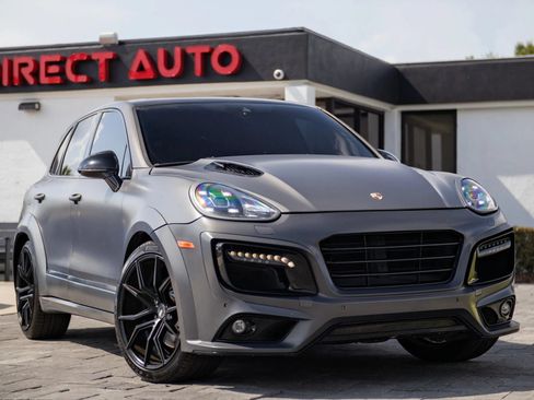 Used 2015 Porsche Cayenne Turbo AWD/4WD image 1