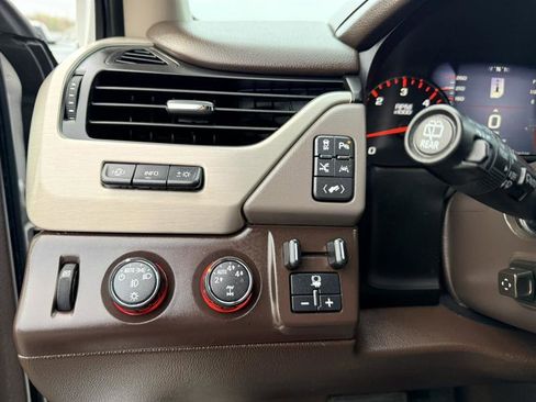 Used 2016 GMC Yukon XL Denali w/ Open Road Package AWD/4WD image 38