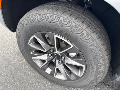 Used 2023 Chevrolet Tahoe Z71 w/ Z71 Off-Road Package AWD/4WD image 11