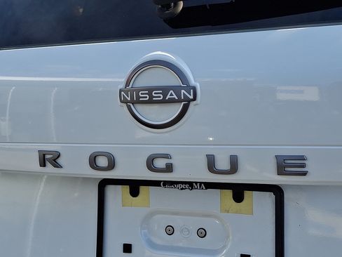 Used 2024 Nissan Rogue SV w/ SV Premium Package AWD/4WD image 34