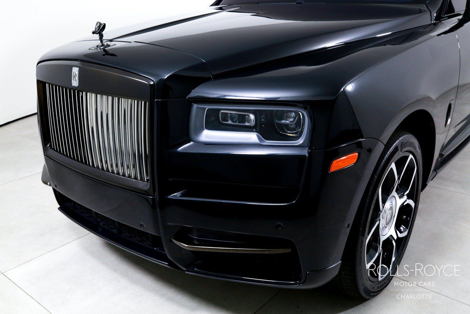 Used 2020 Rolls-Royce Cullinan Black Badge AWD/4WD image 36